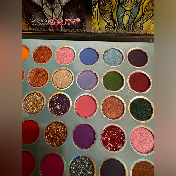 Favor Beauty Princess Belle Elsa Tiana Palette - Picture 9 of 11